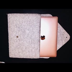 FELT SLEEVE x MACBOOK PRO 13”